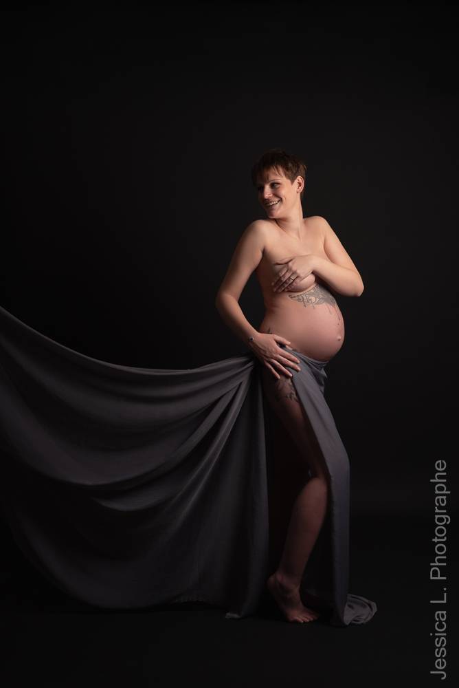 Photographe de grossesse avec voilage en alsace